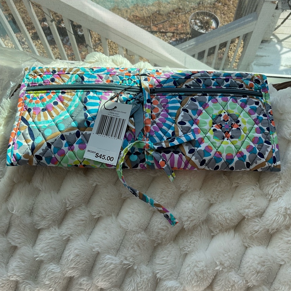 NWT Vera Bradley Colorful Quilted Women’s curling & flat iron cover
